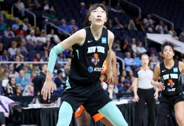 意大利女篮纵横赛场，实力超群成为焦点