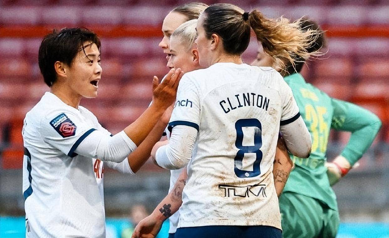 美国女足奋勇争先，赢得球迷青睐